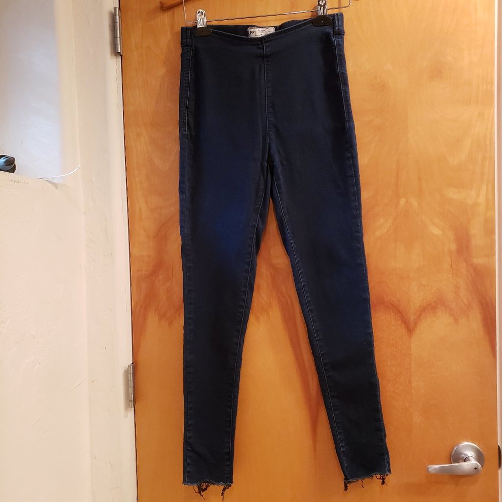 Free People Pull on Skinny Jeans Frayed Raw Hem